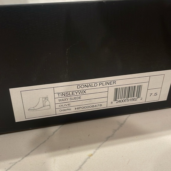 Donald Pliner Tinsley Wax Boot - Picture 6 of 6